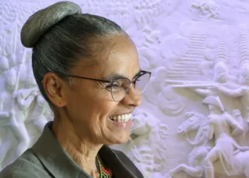 ‘Quem tem compromisso com questão ambiental vira alvo dos negacionistas’, diz ambientalista sobre ataques a Marina Silva