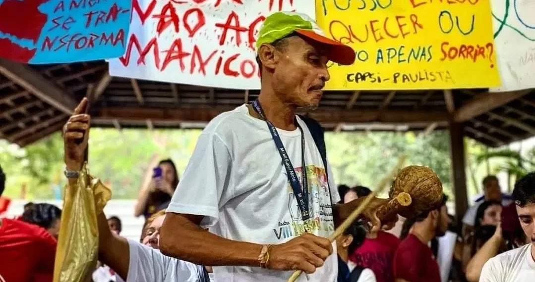 Pessoas em sofrimento psíquico realizam protesto no centro do Recife, nesta sexta-feira (30)