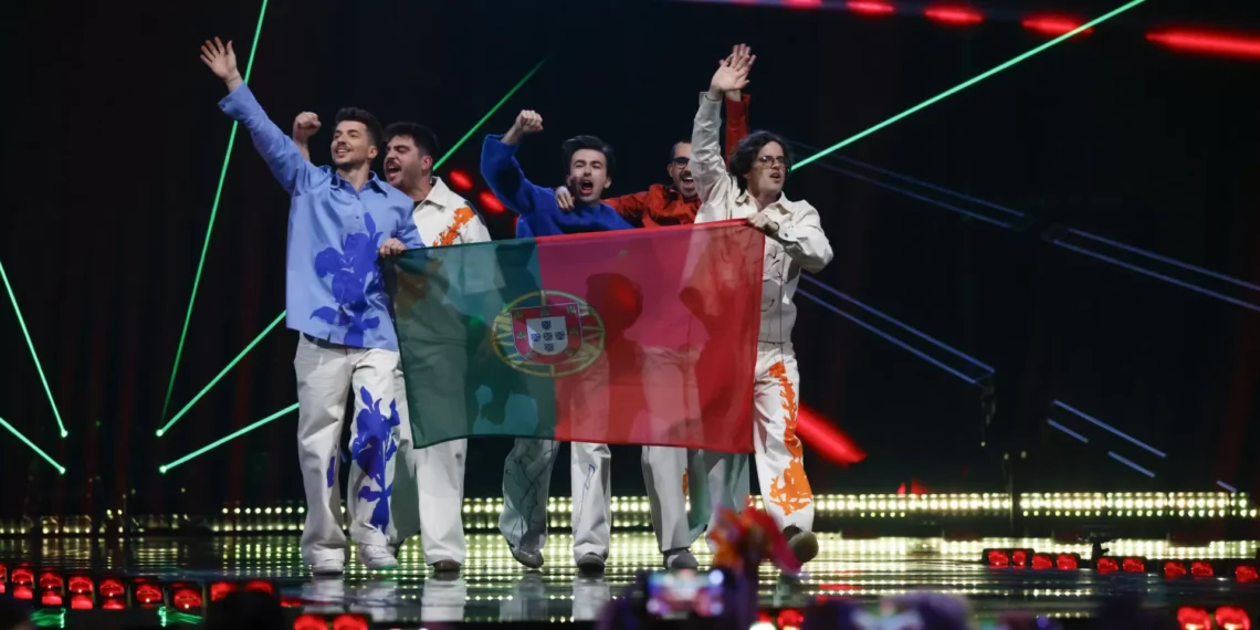 AO MINUTO: Siga a final da Eurovisão; Do lado de fora, há protestos
