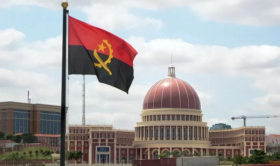 Angola quer angariar até 64 milhões de dólares para construir represas no Namibe