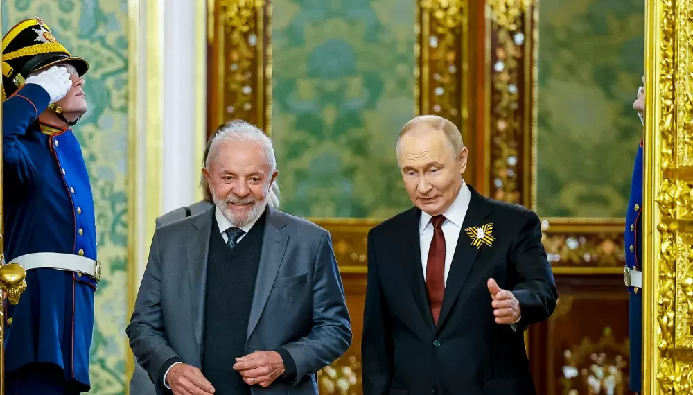 Lula telefona para Putin para pedir que presidente da Rússia se reúna com Zelensky em Istambul