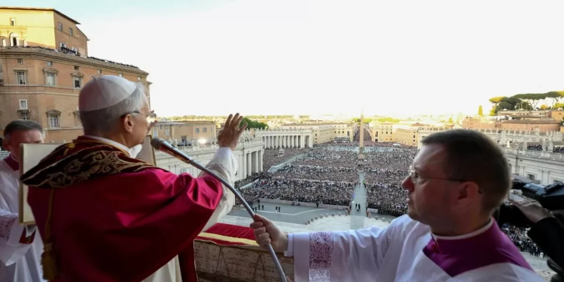Papa Leão 14 pede paz e lembra Francisco: ‘ajudem a construir pontes’