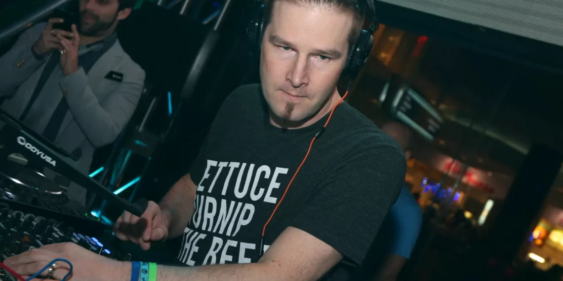 Finlândia parou para celebrar 25.º aniversário de ‘Sandstorm’. E há vídeo