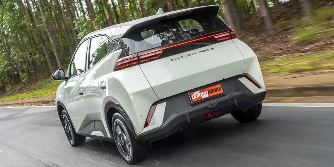 BMW entra com ação contra BYD para mudar o nome do Dolphin Mini