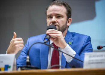 Governo muda regra do IOF para arrecadar R$ 20,5 bilhões