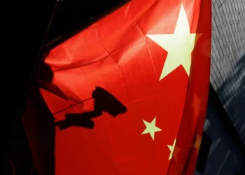 Onda de dívidas: Países vulneráveis enfrentam pressão financeira com empréstimos chineses