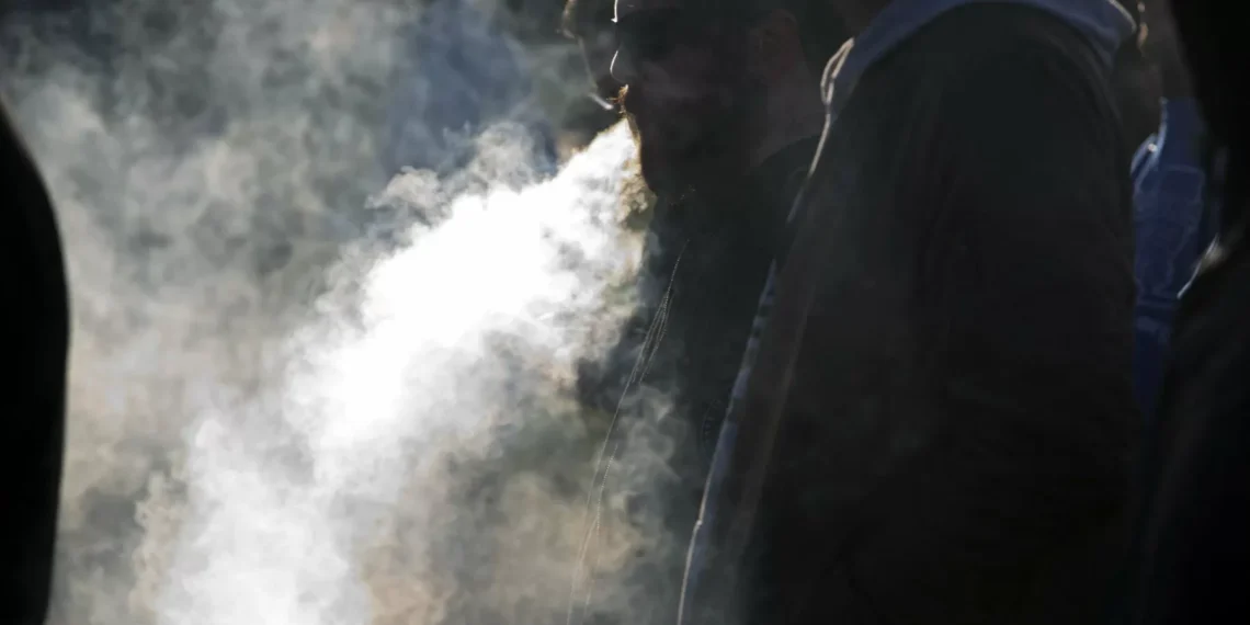 Brasil trava batalha judicial há mais de uma década para proibir cigarros saborizados