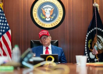 Cadeia de deportações: Trump diz que pretende expulsar 1 milhão de migrantes por ano