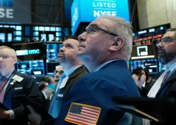 Wall Street fecha em queda provocada pelo conflito entre Israel e Irão