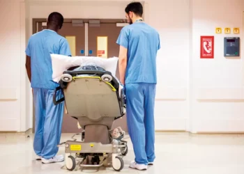 Enfermeiros dos hospitais privados com aumentos salariais de 100 euros