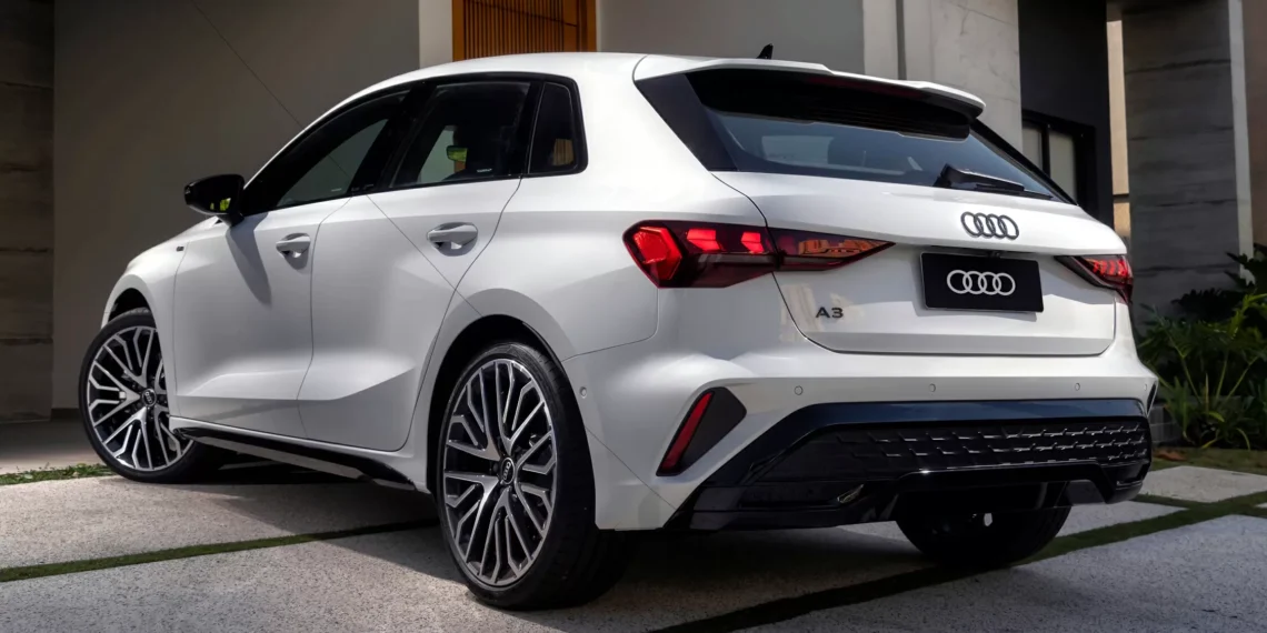 Audi A3 Sportback tenta manter os hatches médios vivos, mas custa R$ 324.990
