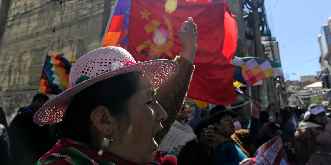 Apoiadores de Evo seguem com bloqueios na Bolívia; manifestantes pedem medidas para a economia