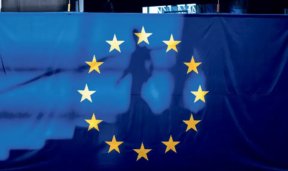 Ministros das Finanças da UE aprovam financiamento recorde do BEI de 100 mil milhões este ano