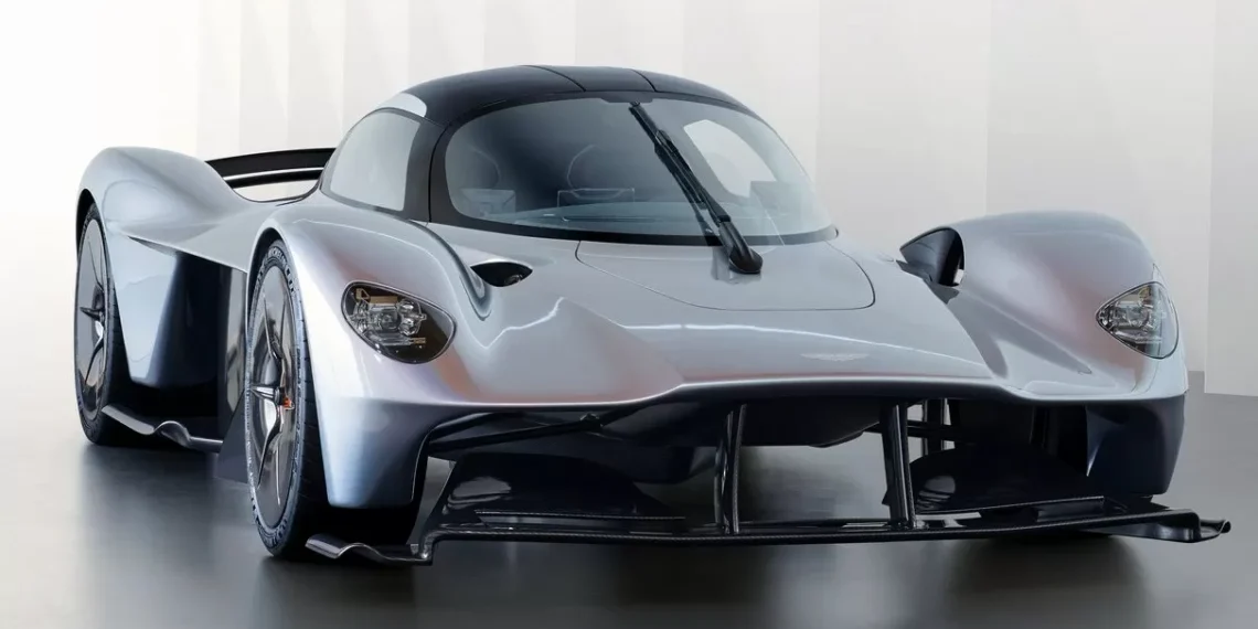 Dono de Aston Martin Valkyrie processa a marca após uma série de defeitos