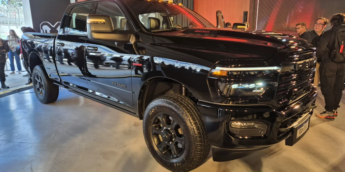 Ram 2500 e 3500 estreiam motor 6.7 com 436 cv e torque de caminhão