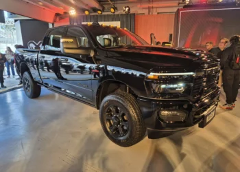 Ram 2500 e 3500 estreiam motor 6.7 com 436 cv e torque de caminhão