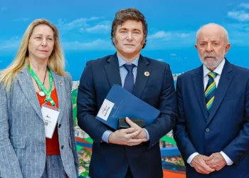 Lula vai à Argentina receber de Javier Milei a presidência rotativa do Mercosul