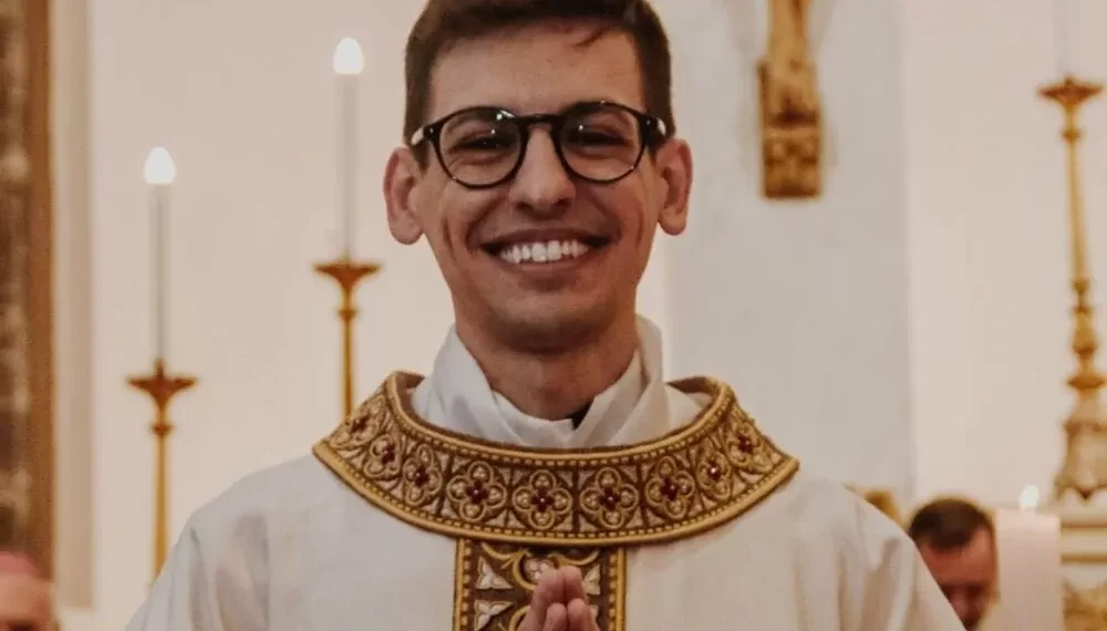 ‘Migrante não vem tirar o espaço de ninguém, só quer ser tratado como ser humano’, diz padre em SC