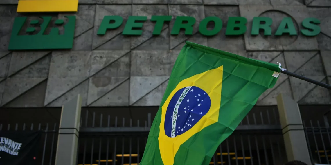 Com leilão no Brasil, petroleiras buscam novos mercados e reforçam assédio sobre políticas latino-americanas