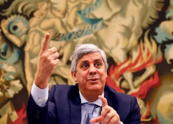 Centeno alerta: há um “risco de incumprimento das regras europeias no horizonte”