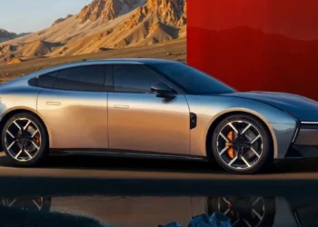 Previsto para o Brasil, Xpeng P7 ganha nova geração com até 594 cv