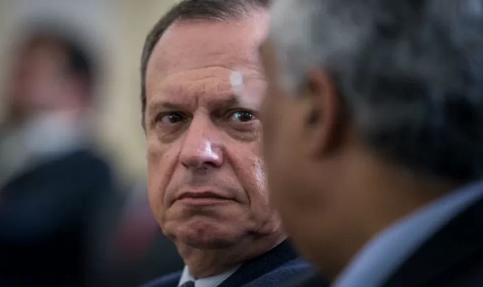 Defesa: “Atingir os 2% do PIB já este ano é um objetivo muito difícil”, diz Carlos César