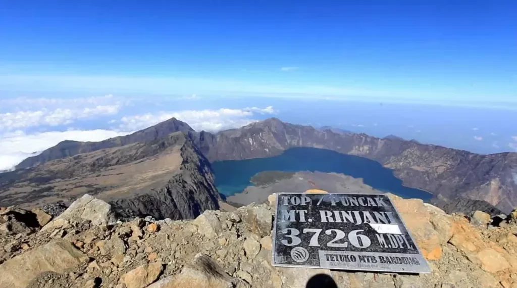 Alpinista é resgatado no Monte Rinjani poucos dias após tragédia com Juliana Marins