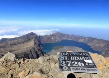 Alpinista é resgatado no Monte Rinjani poucos dias após tragédia com Juliana Marins