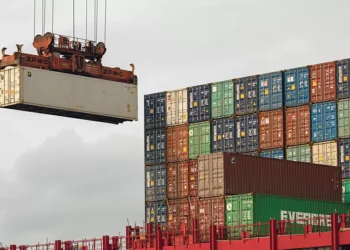 Exportações lusófonas para a China caem mais de um quarto até abril