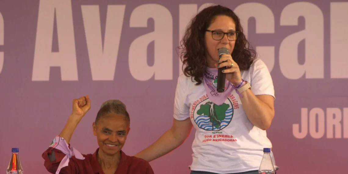 Marina Silva é ovacionada em encontro de mulheres atingidas por barragens, em Brasília 