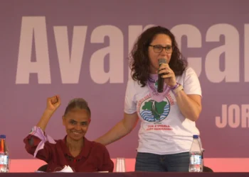 Marina Silva é ovacionada em encontro de mulheres atingidas por barragens, em Brasília 