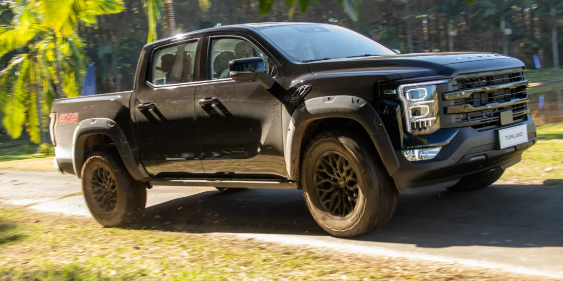 Foton lança picape média híbrida com motor diesel e 10 anos de garantia; veja preços