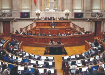 Parlamento aprova urgência na apreciação da proposta do Governo sobre IRS