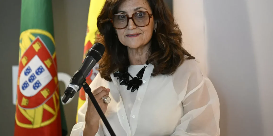 CCB. Demitida “quando ministra já sabia que não ficava”? Governante nega