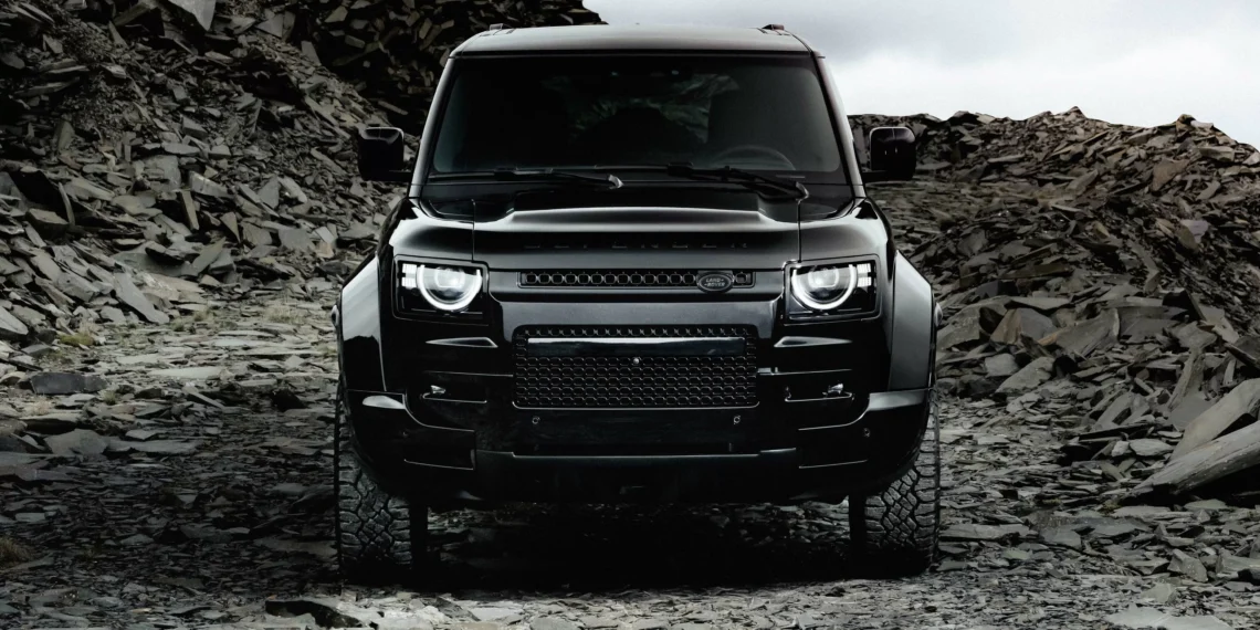 Land Rover Defender Octa Black tem visual ‘sombrio’ e será carro do Oasis