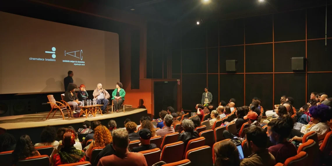 Em sessão lotada, Cinemateca exibe documentário do BdF em parceria com Fundação Rosa Luxemburgo sobre tarifa zero