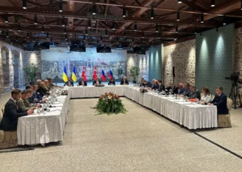 Diálogo entre Rússia e Ucrânia tem divergências e proposta de encontro de Putin com Zelensky