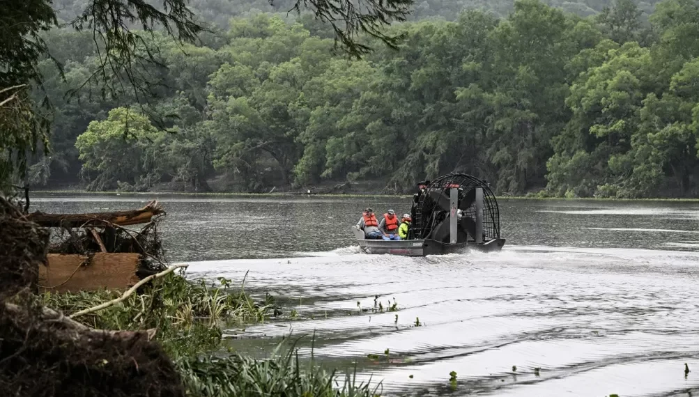 Texas busca desaparecidos após enchentes que deixaram ao menos 79 mortos