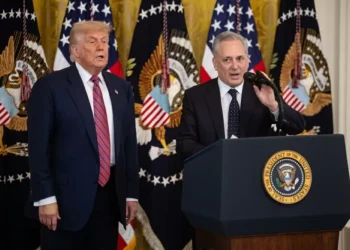 Trump volta a ameaçar o Brics e diz que bloco ‘acabará rapidamente’ se avançar com moeda própria