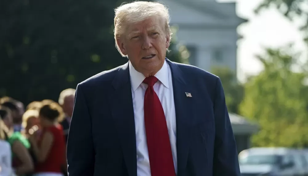 Trump chega à Escócia para visita particular e reuniões com Von der Leyen e Starmer