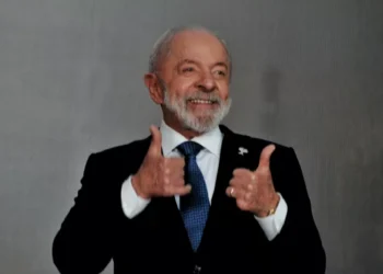 Lula reage a Trump e afirma que Brasil não aceitará ser tutelado por ninguém