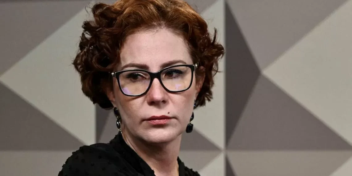 Carla Zambelli é transferida para presídio feminino na Itália