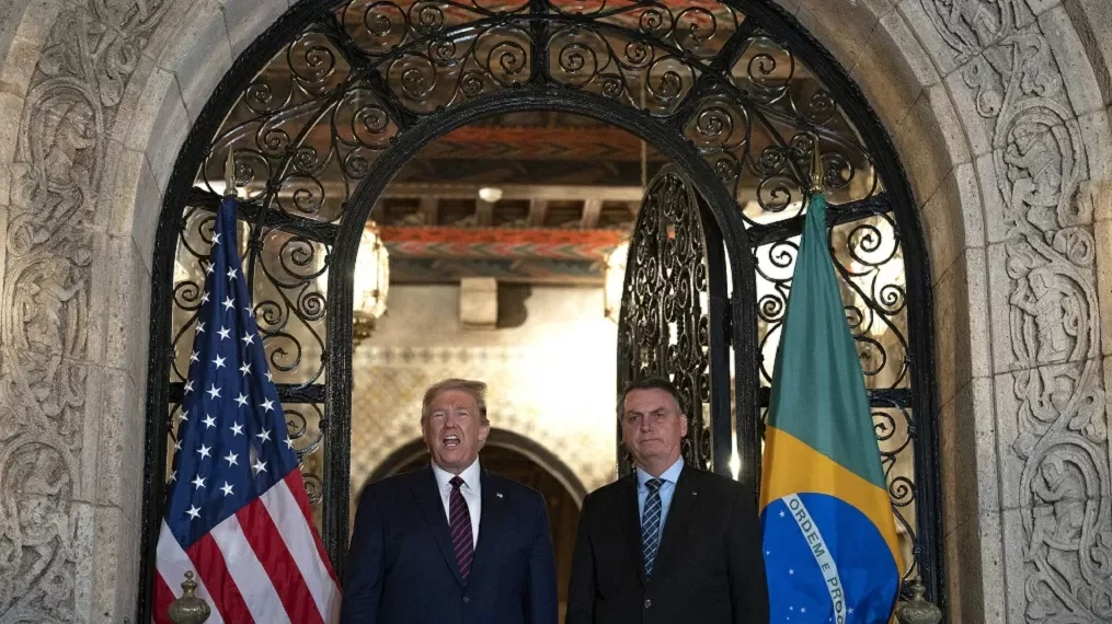 Trump publica carta a Bolsonaro e insiste que o Brasil ‘pare de atacar’ ex-presidente