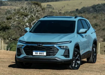 Chevrolet, enfim, lança oficialmente Tracker e Onix 100 anos