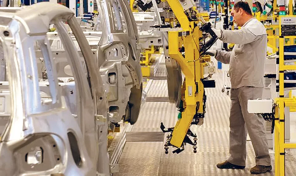 Mercado europeu de automóveis regista forte queda em junho