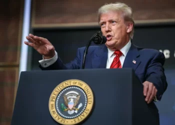 Tribunal considera tarifas de Trump inconstitucionais, mas mantém taxas em vigor