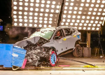 Mostramos tudo o que você nunca viu no crash test de um carro