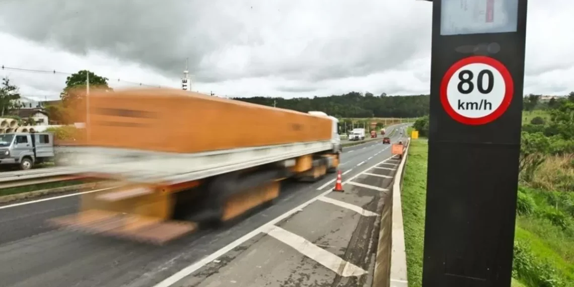 Bloqueio de verbas desliga radares de quase 70.000 km de rodovias federais
