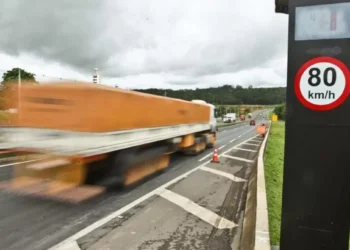 Bloqueio de verbas desliga radares de quase 70.000 km de rodovias federais