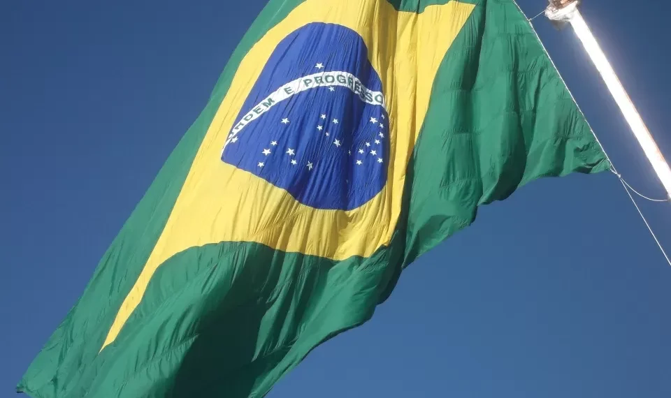 Tarifa extra de 50% dos EUA sobre produtos do Brasil entra em vigor